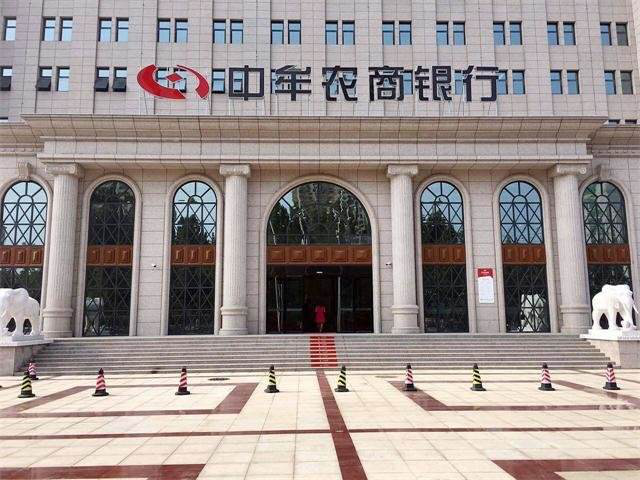 商丘建筑幕墙工程资质和建筑装饰工程资质有什么区别？